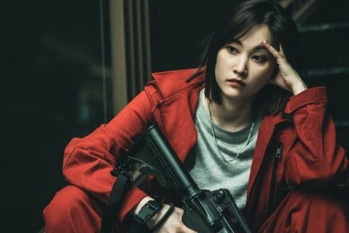 g_1_1_11_potret_dan_fakta_jeon_jong_seo_si_cantik_bintang_money_heist_korea_yang_langsung_jadi_girl_crush_para_pemirsa_jeon_jong_seo-20220630-001-non_fotografer_kly